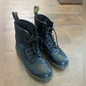W Size 7 Doc Martens